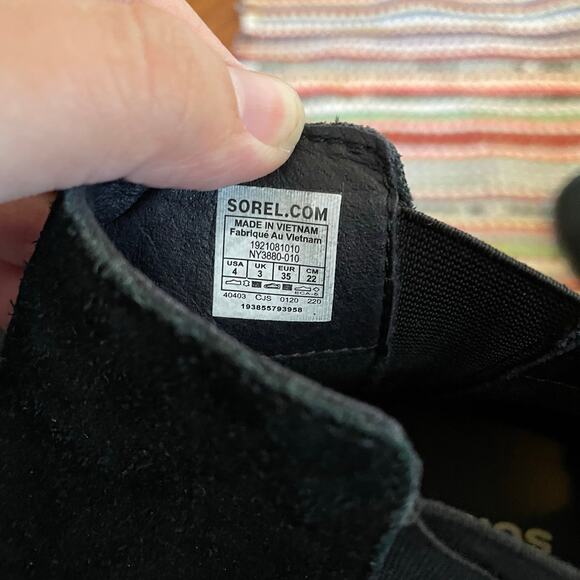 Sorel Girl's Emelie Chelsea Booties SZ 4 Black Suede Metallic Stars Rainbow EUC - Picture 7 of 7